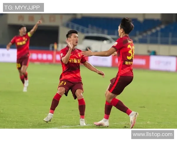 深圳足球队以87分领跑杯赛积分榜展现强劲实力争夺冠军